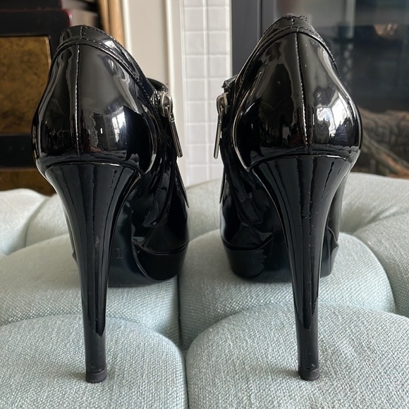 Christian Dior Patent Leather Heel Booties - Picture 4 of 16